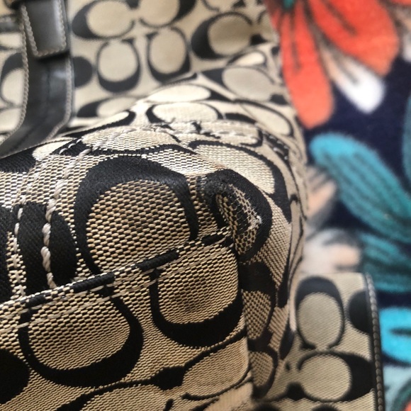 ***SOLD***Coach Signature Lunch Tote and Wallet - Picture 7 of 16